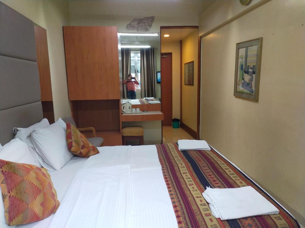 Empire Hotel Mumbai Dış mekan fotoğraf